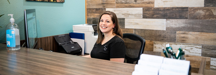 Chiropractic Tigard OR Receptionist Desk